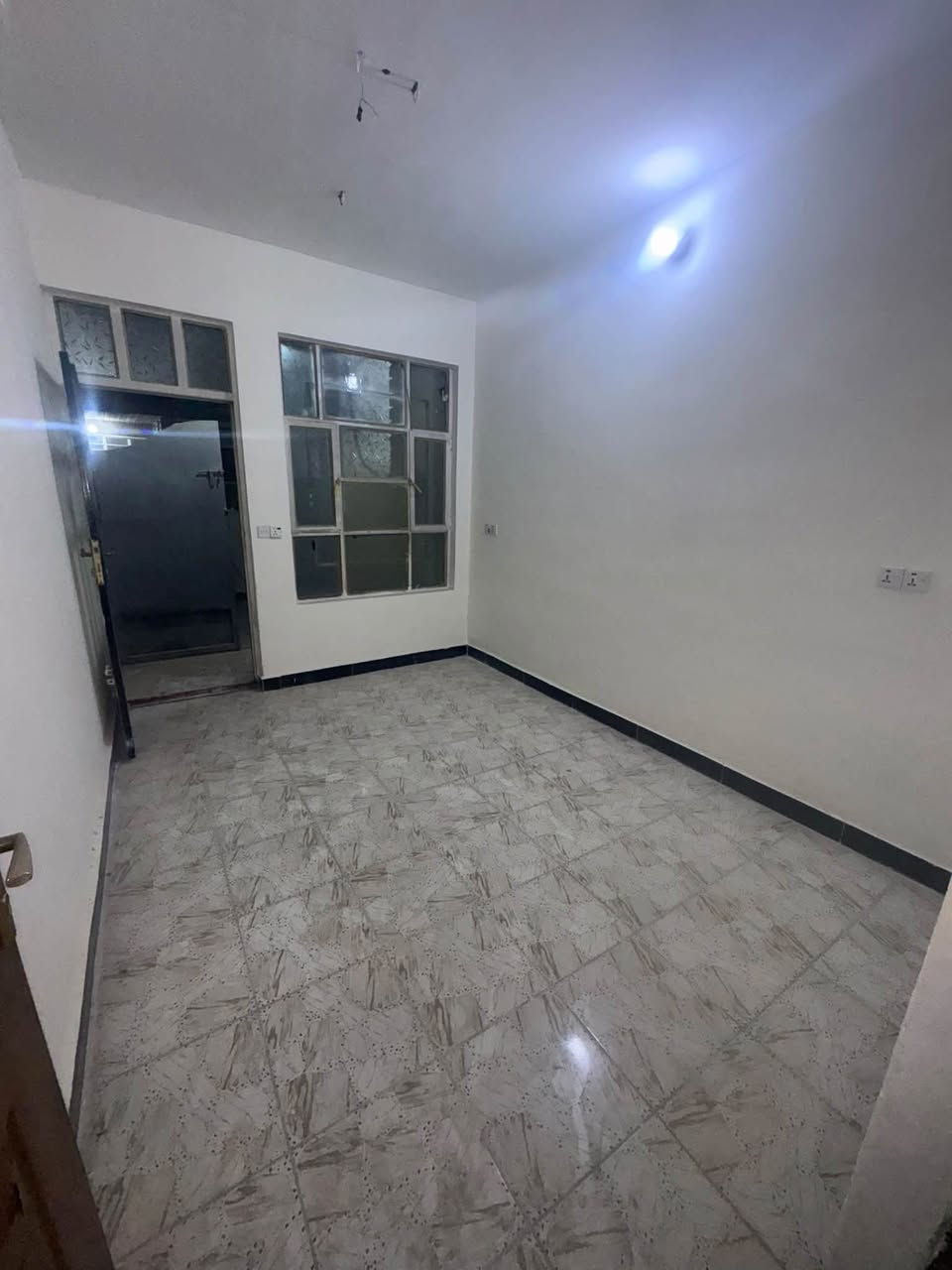 🏠 عقار مميز للبيع - فرصة لا تعوّض! 🏗️
ملاحضه / العنده عقار 🏡#للبيــــــع ويريد يبيع  #دزولنه كافه التفاصيل العقار مع ذكر السعر ورقم التلفون ☎️وان شاء الله باقرب وقت ينباع يمنه 🤲❤️
————————————————-
🔸مشتمل للبيع زراعي سند25 قرار محكمه 
وكاله بالعقار ومكاتبه اصولي طابو زراعي
50متر الواجهه 4م والنزال 12،5م
بناء سنة 2024🔑 تسليم مفتاح تكمه كامل مكمل

🔸الطابق 1️⃣استقبال ومطبخ وخدمات وغرفه نوم
     الطابق 2️⃣غرفتين نوم وخدمات وبلكونه 
     الطابق 3️⃣بيتونه كبيره وسطحين امامي وخلفي
 
🔸موقع العقار ممتاز جدا📍الشعب بدايت شارع الصحه خلف جامع السلام عرضه 15 ورصيف عريض عرضه 2م        
 .+ مناسب جدا لحك قبل لاينباع

🔸السعر: 90 مليون وقابل للتفاوض 

🔸وفارغ وجاهز للسكن او للاستثمار اذ حبيت تستثمره اجره الك اقل شي ب500الف ايجار سريع 💨
البيت كامل ومابي اي نقوصات من فضل الله فقط الواجهه والواجهه راح تكون #هديه للبيت الواجهه تكمل تصير مرمر درجه اولى بعد الشراء

مكتب ابو علي الدراجي للعقار 🏛️
المكتب مجاز رسميآ _وؤكيل منصه عقاريه ✅ 
 الشعب-نهايت شارع الصحه-مقابيل كرزات ركن الصحه 
***********📞
***********📞 ‭
***********📞
