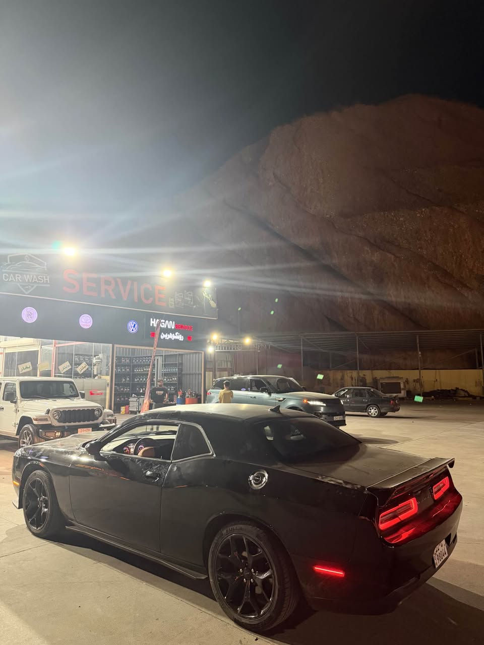 جالنجر 2021 بيها 5 قطع صبخ 
بدون دواخل رقم سنوي جديد 
تحويل وكاله بشرط 
گير محرك جديد
صقف بيها شوي عل بارد 
ماشي 40 الف 
تبريد تخم كله جديد 
سعر 138$ 
رقم تلفون ***********
*********** زاخو, دهوك
