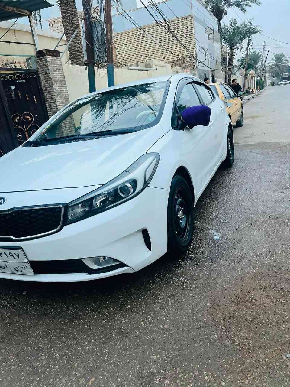 كية سيراتو ٢٠١٧
محرك ١٦٠٠ ضررها جاملغ الخلفي مصبوغ وباب تبديل اصلي حدادية تبريد كير محرك كفالة تخم تاير جديد 
مواصافات 
شفط مري
تحكمات بالستيرن 
مثبت سرعة
جرس 🔔١٢٠
اشاير بالمري 
موجود خاص وهذا رقمي ***********
