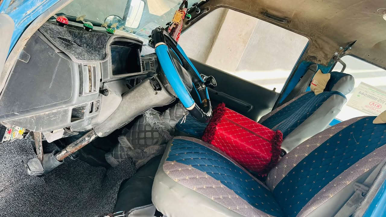 كيه بنكو موديل 94 باسمي محرك جديد كير واكسل عموشه تايرات ووياله عموشه دوشمه جديده جاهزه من كلشي رقم شاصي بلادي بليته بلاديه شاصي مكفول كهربائيات كلها شغاله مكاني فلوجه الزويه قرب الجسر الثالث السعر 67 ورقه 
***********
