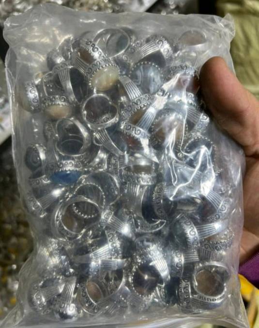 ال 100 قطعة 
35 الف
واتساب 
***********