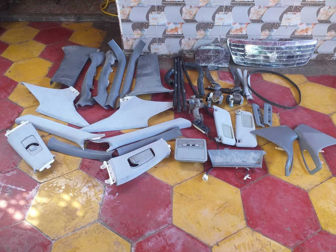سلام عليكم غراض شاهينه للبيع مناسبات جدد قيم وخذ مكان ديوانيه ***********
