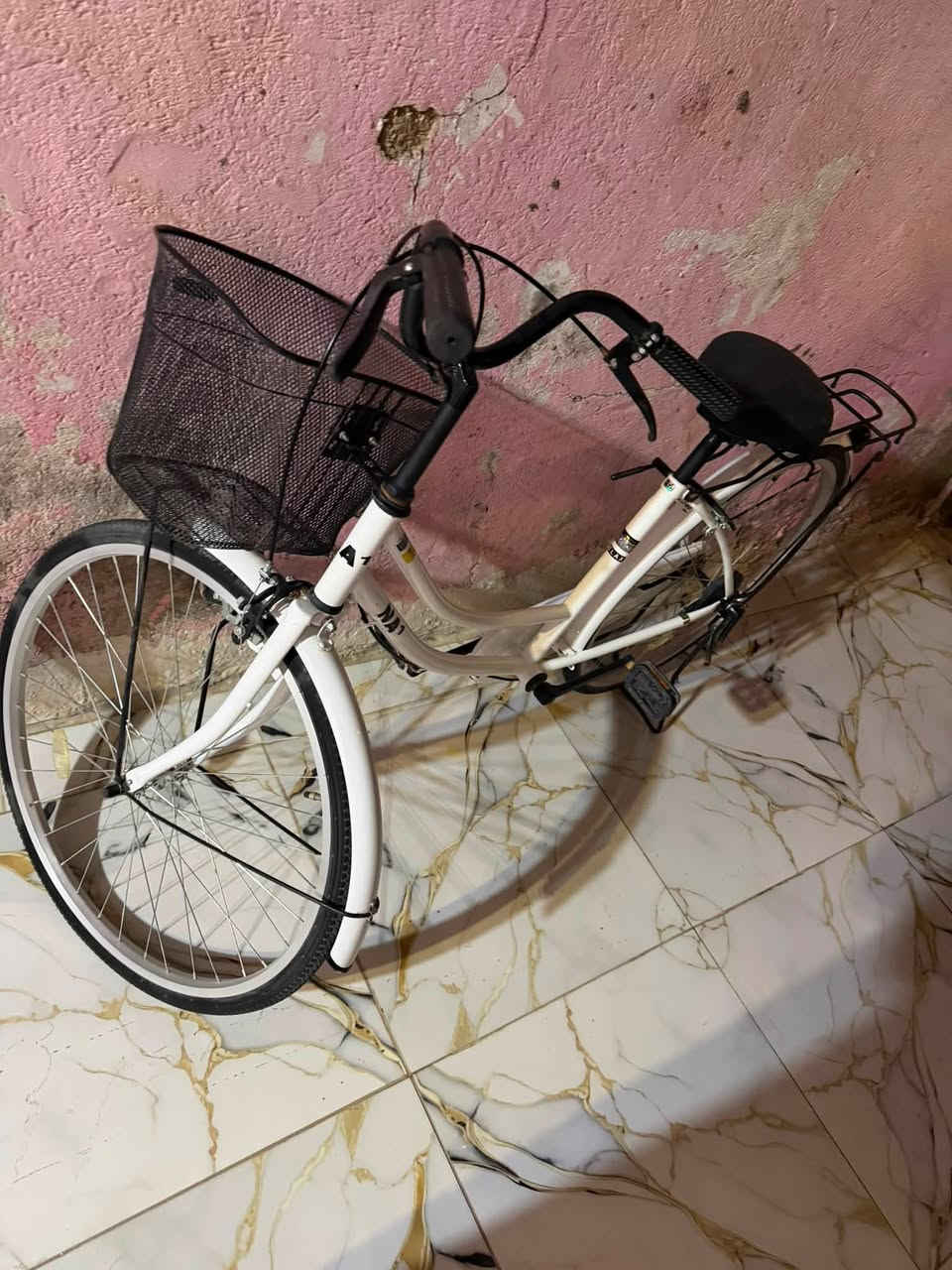 باسكل للبيع لايت سله وقفل حجم ٢٨ اخذته ب٢٠٠ ياباني جديد السعرر١٦٠
***********
