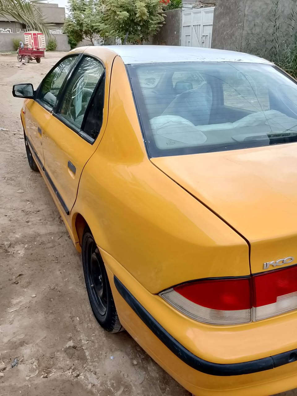 السلآم عليكم 
سمنت لبيع 11ناطق 
كير ومحرك نضيف مكينه نضيفة مصفره هيه وغرمات سنويه ل 30 تخم تاير جديد 
دواخل نضيفه السعر  28 وبيه مجال لشراي 
الرقم ***********
