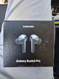 ايربودز سامسونك buds 3 Pro اصلية وكالة بعدها باللوك ما مفتوحة السعر ١٧...