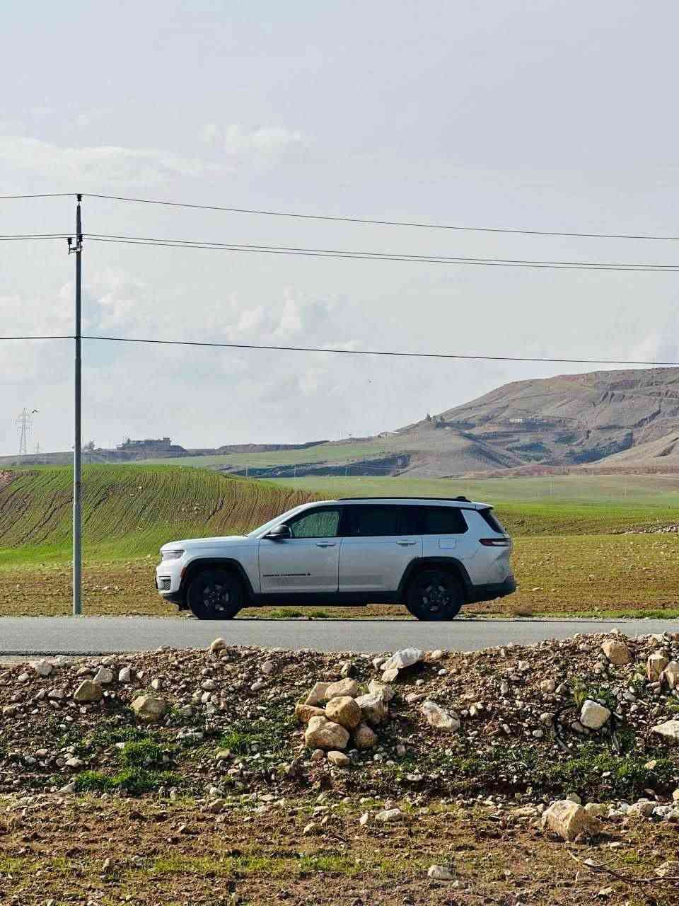 سلام عليكم
جيب كراند شيروكي 2024 
ماشية / 26000mil
7 راكب كشنات vip
رقم بصرة باسمي
حادثها فقط بنيد ونفسه مصلح…
السيارة جديده وجاهزه فول مواصفات عدى الفتحة..
السعر 🔥/ 298 $
📍البصرة- القبلة
***********
