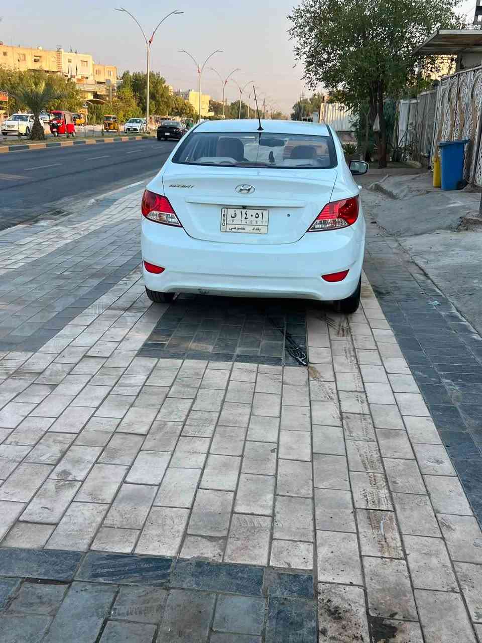 اكسنت موديل ١٤ خليجي محرك ١٦٠٠ 

بيها   قطعتين  صبغ بدون دواخل  سياره جاهزه 

سياره جاهزه صدر تخم تاير تبريد 

كلشي متصرف عليها ماشيه ١٤٠ حقيقي 

سعر ٨٥ وبيها مجال 

مكان سياره بغداد الدوره ***********
