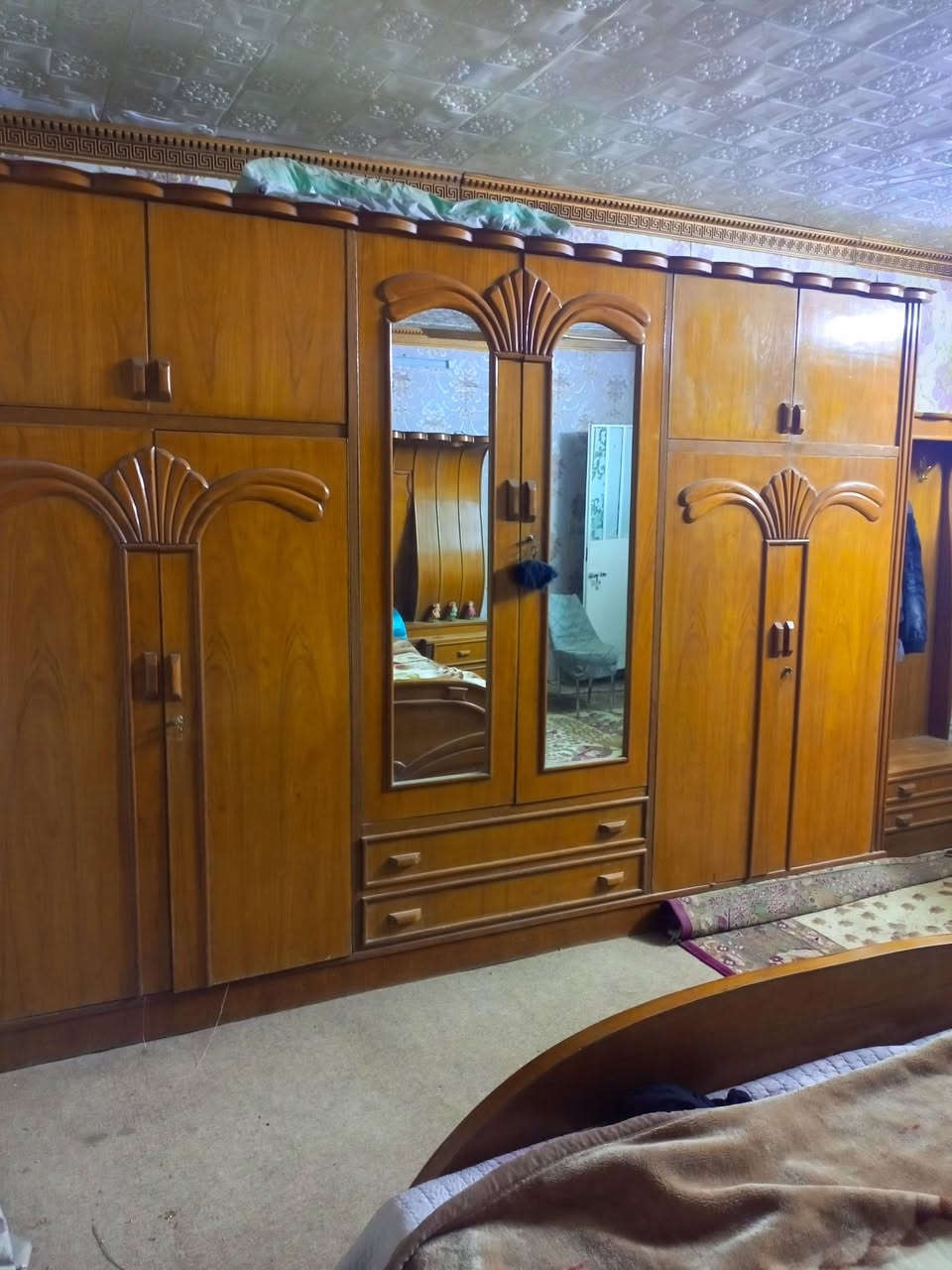 غرفه نوم للبيع مستعمله العنوان بغداد الشعب هاتف ***********
