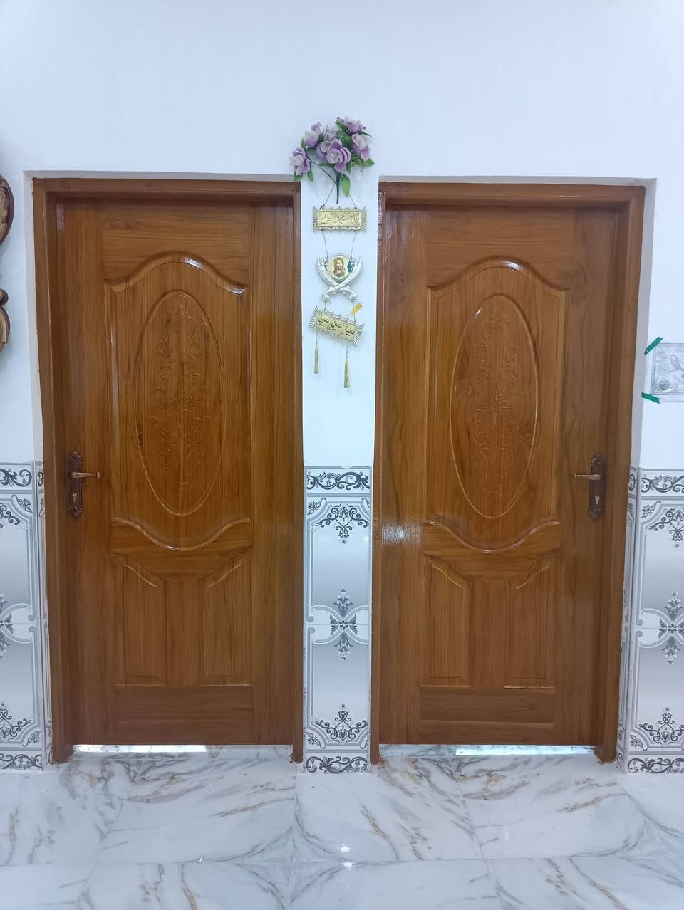 ابواب خشب تفصال حسب الطلب الخالص حي الجنود ***********
