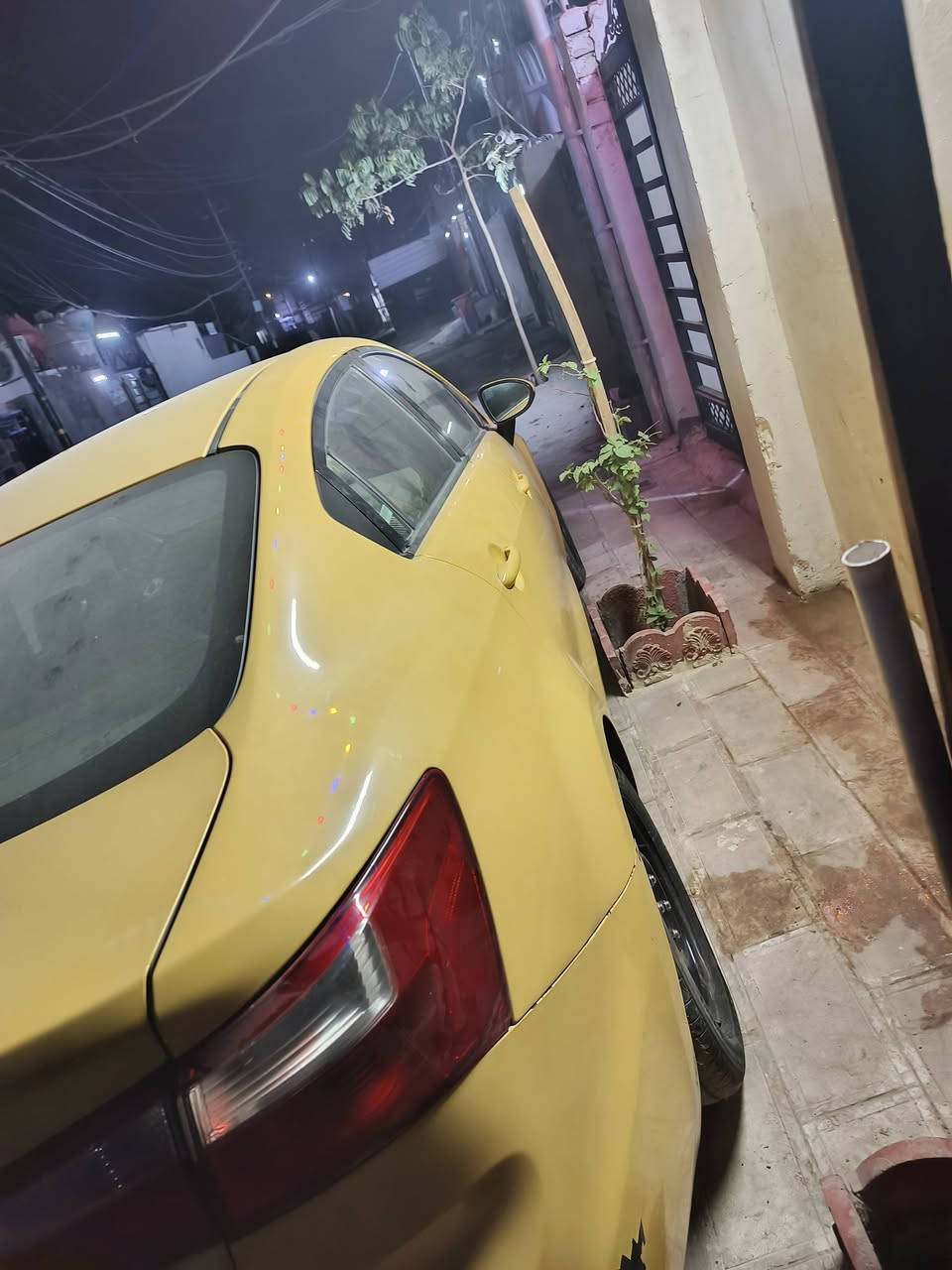 سلام عليكم كيا ريو موديل 2013 وارد امريكي حادثه جاملق وشوي من البنيد مندون دواخل المكين 1600 دوش خير من الله مكفوله كفاله رقم بغداد تحول ثاني يوم  مكان بغداد المشتل ***********
