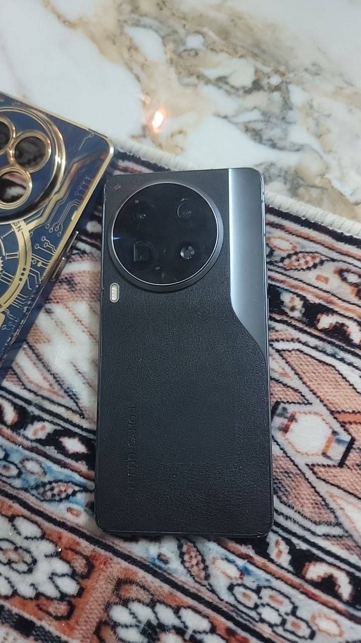 سلام عليكم شباب عندي هاذا لجهاز  TECNO CAMON 30 Premier 5G بي ضربات شوي بل شاشه بس مامثرات علا لمس جهاز مرتب ذاكره 512بوبجي فول سلاسه خواني جهاز 250وبي مجال حق لجيه هاذا رقمي ***********

