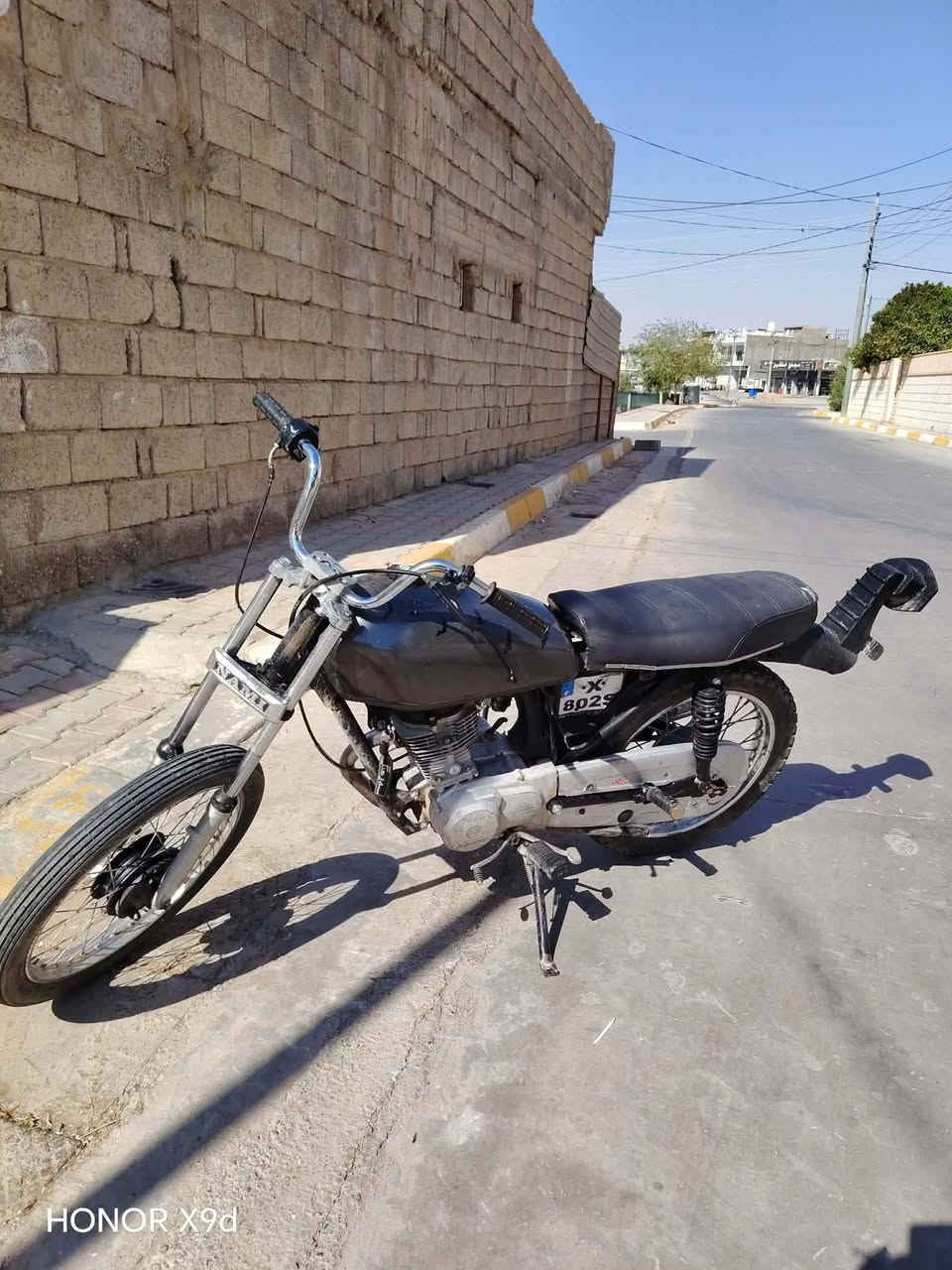 نامي برو مديل ٢١ أي عيب مابي
سعرهه ٣٠٠وبي مجال قليل 
***********

نص مكتوب في الصور:
- HONOR X9d