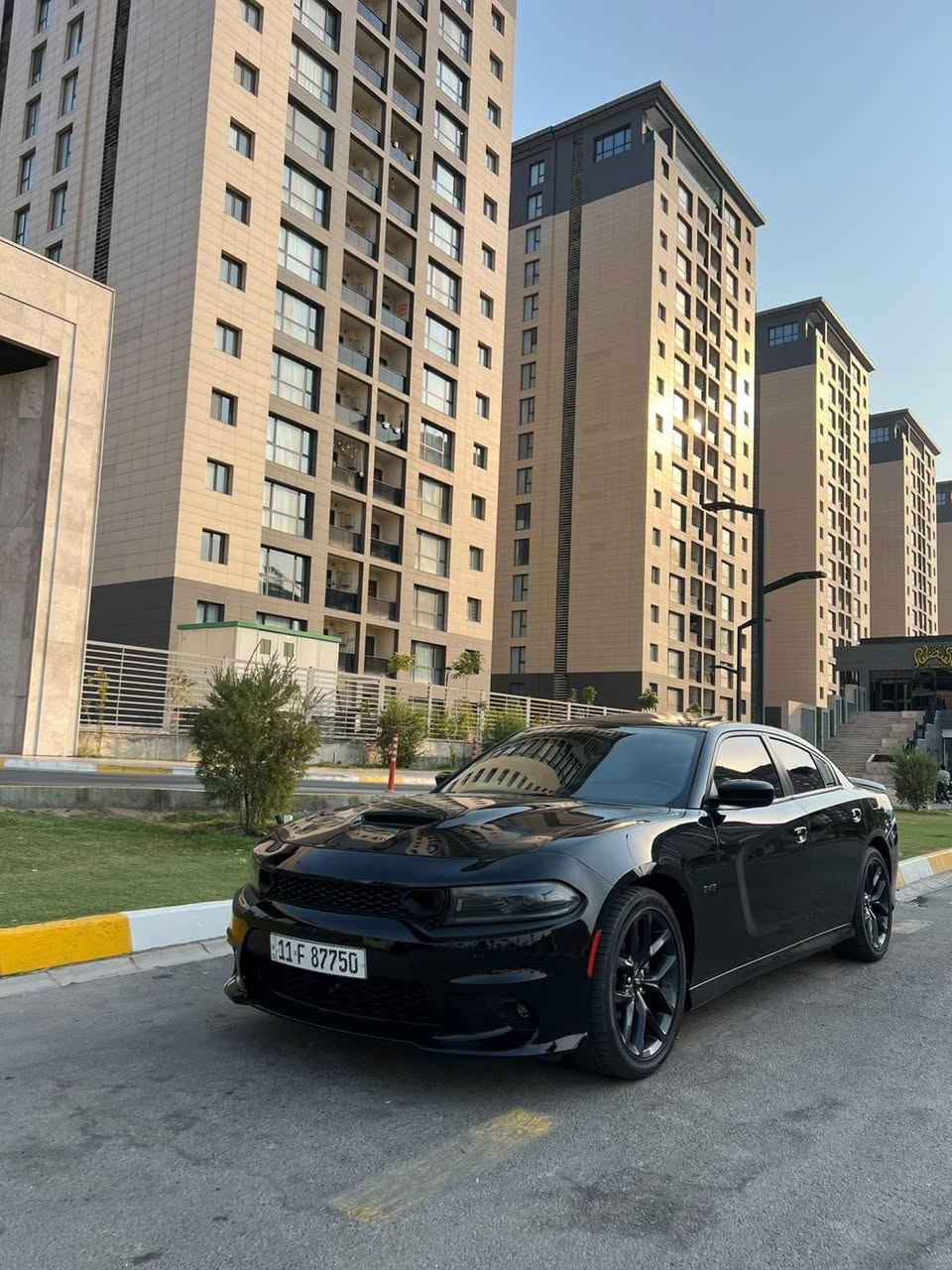 السلام عليكم 🌹

🚘 دوج تشارجر 2023 Last Call RT 5.7 Blacktop

🔹 5700 HEMI V8
🔹 فتحة
🔹 رادار أمامي
🔹 توقف ذاتي
🔹 جلد
🔹 شاشة كبيرة + Apple CarPlay
🔹 حساسات + كاميرا خلفية
🔹 Blacktop، مواصفاتها معروفة

📍 رقم بغداد
السيارة باسمي، تحويل ثاني يوم.

🇮🇶 السيارة داخلة العراق شهر 11 / 2025
📊 دخلت ماشية 25 ألف ميل، وحاليًا ماشية 31 ألف ميل
السيارة مرقمة ومشت على إيدي لحد هذا اليوم.

🛠️ الحادث: فقط بنيد صبغ

💰 السعر: 275$ وبيها مجال بسيط
للاستفسار ع الرقم *********** بغداد, العراق

