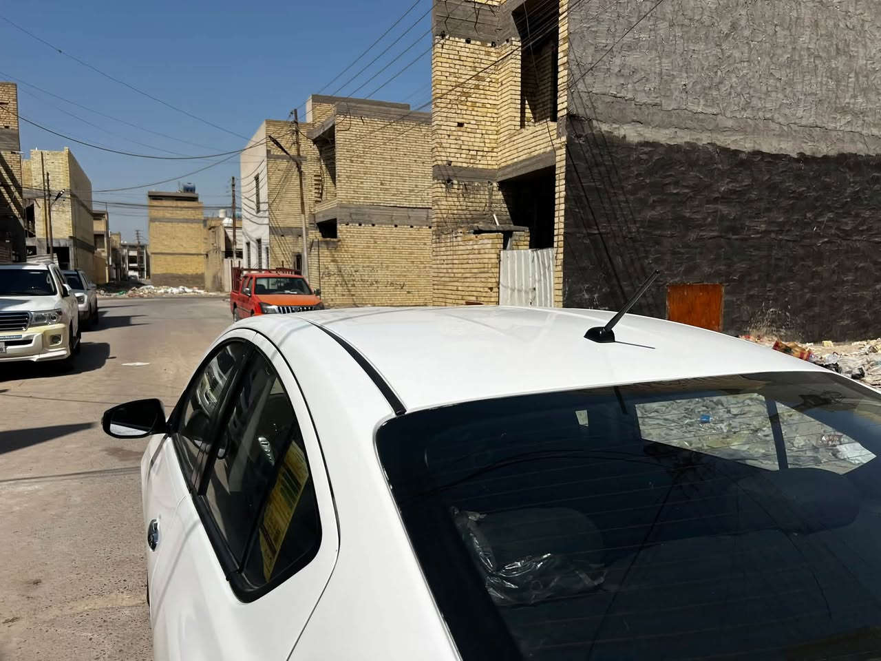 سلام عليكم نيسان صني مصري موديل ٢٠٢٤ ماشيه ٦٠  فول مصفات سياره بصمه مري شفط تبريت قطعتين. بلادي. بدون لاضربه ولا صبغ كفاله فقط طخه باب خالف السكن الباقي مكفوله سياره سعره ١١٥ بي مجال عنوان بغداد***********
