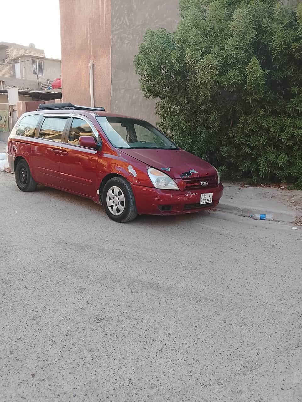 سلام عليكم كيا سيدونا  مراوس كيا سبورتج او بيوايدي عاليه 
الموديل 2006
الون احمر 
مكينه وكير مكفولات 
بيها منضومه غاز 
صبغ بيها صبغ بس اني اكول احزام حتى ماتفاشل 
رقم بفداد الجديد 
العنوان بغداد 
***********
