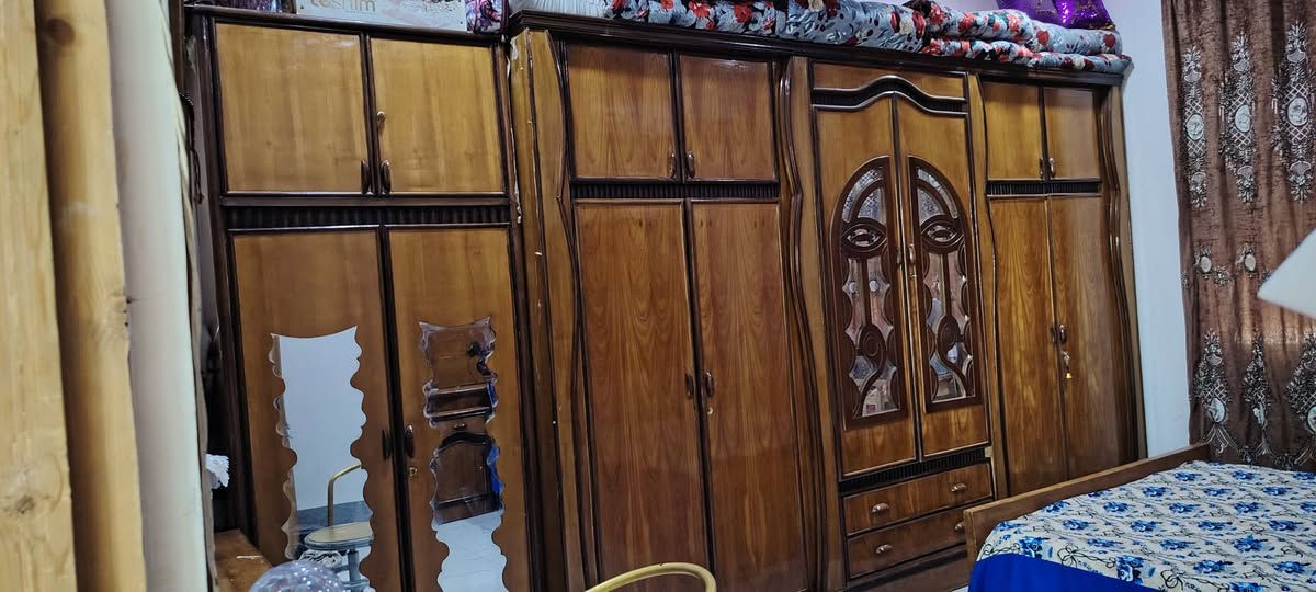 غرفة اخشاب للبيع كل ضرر مابيها جديد مستعمله كلش قليل تفصال اخت جديد عنوان حله جسر نادر خاص مفتوح *********** واتساب مفتوح
