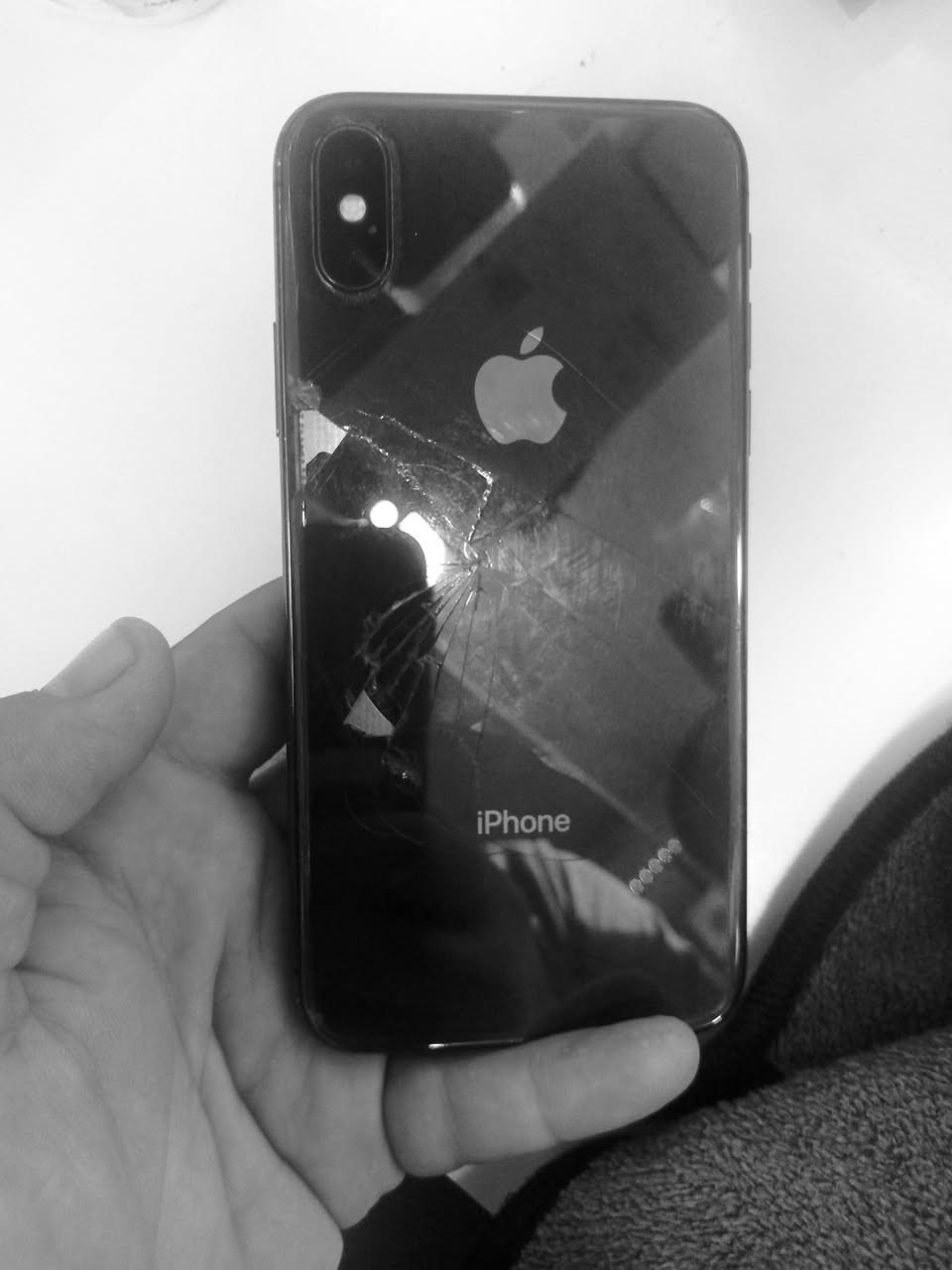 لبيع ايفون  x  ذاكره 64 فقط مبدل بطاريه اصليه سعر 100بي مجال ***********

نص مكتوب في الصور:
- TECNO SPARK