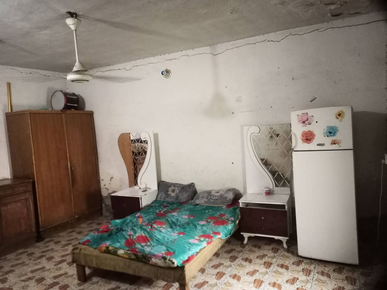 بيت • بيع/إيجار • مي وكهرباء زراعي