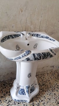 مجمدة شبه جديدة • مغسلة كبيرة • سماعات مضخم
