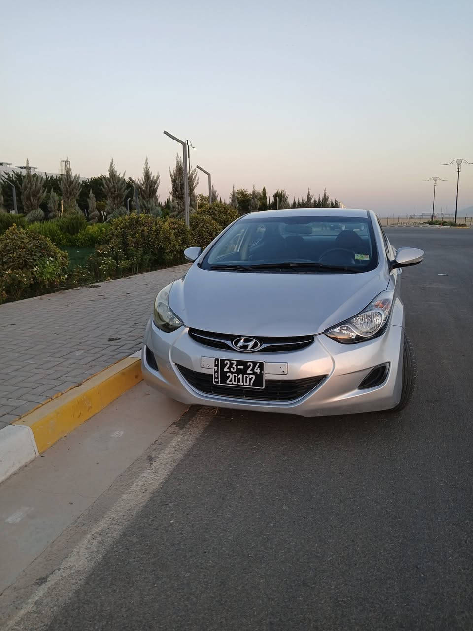ئافانتي٢٠١٢
سوكان فوليوم

ئيكو
جام كاره با
ئاوينه ي كاره باي 
ناوره ش 
كاميره
شاشه ئايبات
مه كينه كه وره به بانزيني نورمال كيشه ي نيه
 سوج كونترول
ته بريد زورسارد
سه ياره يه كي زورتازه و جوان
به شه رتي ده فيته ر
 زورباكونازداره مه سره في ته واوم كردوه تيايا
سليماني
53كه لا  ريزم بوهه مولايه ك
***********
