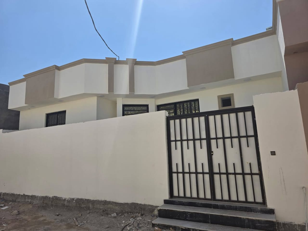 اعلان🏠 اعلان 🏠 اعلان 🏠 

 ✅ يعلن مكتب عقارات فدك ✅

💯توفر دار  للبيع المساحة 150متر في
شط العرب _الجزيرة
   شارع زين العابدين 
قرب خطوت زين العابدين💯

متوفرة كافة الخدمات ماء كهرباء تبليط اناره  

يحتوي

٢غرفة _ديوانية _هول _مطبخ _صحيات

السعر 78 مليون

بناء جديد 2026

جنس العقار طابو ملك صرف زراعي

للإستفسار
***********
***********
