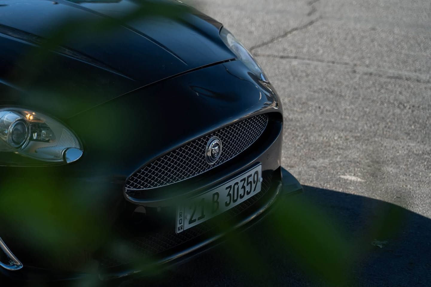 XK V8 • ٢٠١١ • حادث امامي