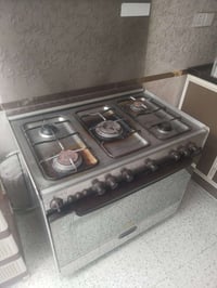 طباخ غاز • شبه جديد • نظيف