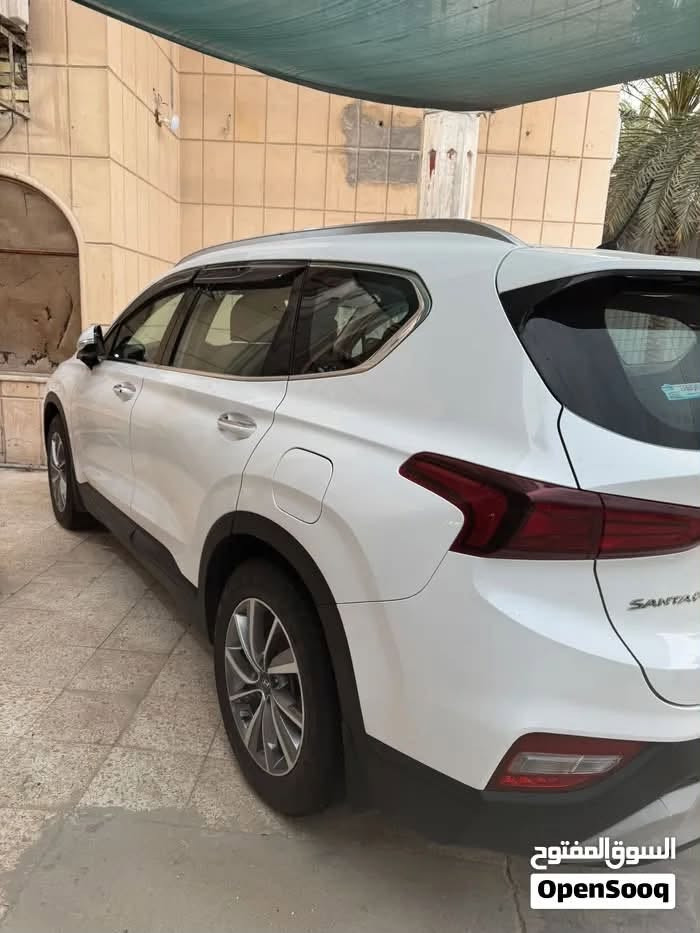 سنتافي خليجي 2020 كفالة مراوس بـ تويوتا راف 4
السيارة كفالة ما عدا بارد بالباب بسيط مثل ما موضح بالسونار وبارد باب الجنطة الخلفيه
السيارة نظيفه وحلوه على ايدنه
ماشيه 76 الف
رقم اربيل سنوية جديدة بسمنه
دواخل جوزي نظيفة جدا
دوشمه ولفت جلد اصلية
تخم تاير جديد 
دسكات جديدة
فيت بم جديد
سيارة نظيفة ربع ما تصرف عليها
المكان: زبير
الرقم: ***********

نص مكتوب في الصور:
- السوق المفتوح OpenSooq