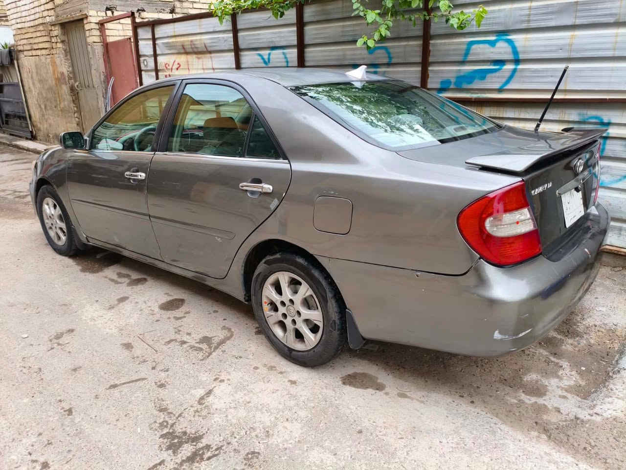 للبيع
كامري موديل 2004 
محرك2400
مصبوغ حزام
السعر 65$وبيها مجال
للاستفسار***********
