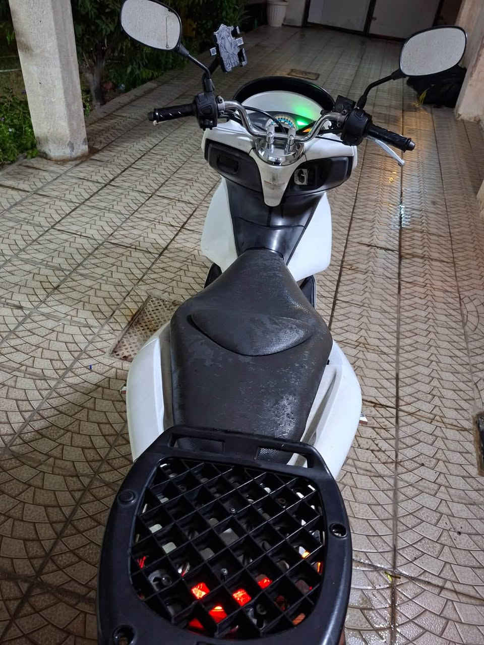 السلام عليكم دراجة pcx بيها فقط تبخير
السعر 750 العنوان بغداد الزعفرانية ***********واتساب
