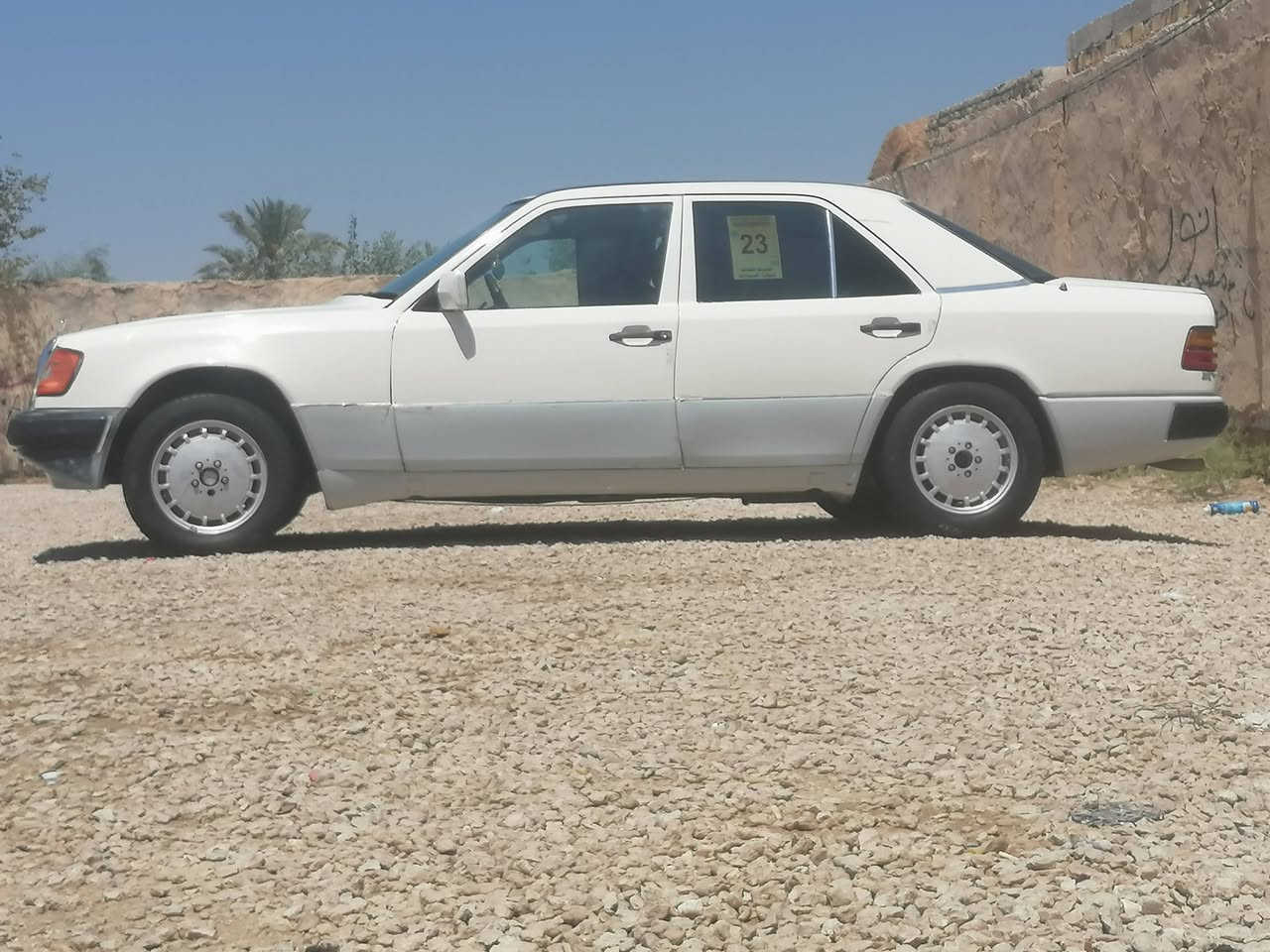 سلام عليكم سياره مرسيدس دب للبيع. موديل 1989رقم بغداد بسمي تحويل ثاني يوم مكينه بطه خير من الله حداديه تخم تاير جديد قواعد دبل بلاد... مكان ديوانيه  اتصل وبيك خيرر ودلل... رقم ***********
