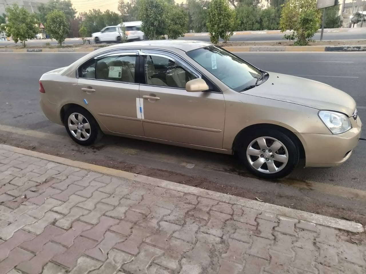 السلام عليكم سياره كيا اوبتيما للبيع موديل 2007 وارد امريكي محرك اربعه سلندر 2400 دوش ضررها البنيد ومصلح نفسه بدون دواخل بدون شواصي بدون ايرباك سياره خير من الله كامله من كلشي السعر 86 وبيها مجال حك الجيه مكان السياره بعقوبة 
***********
