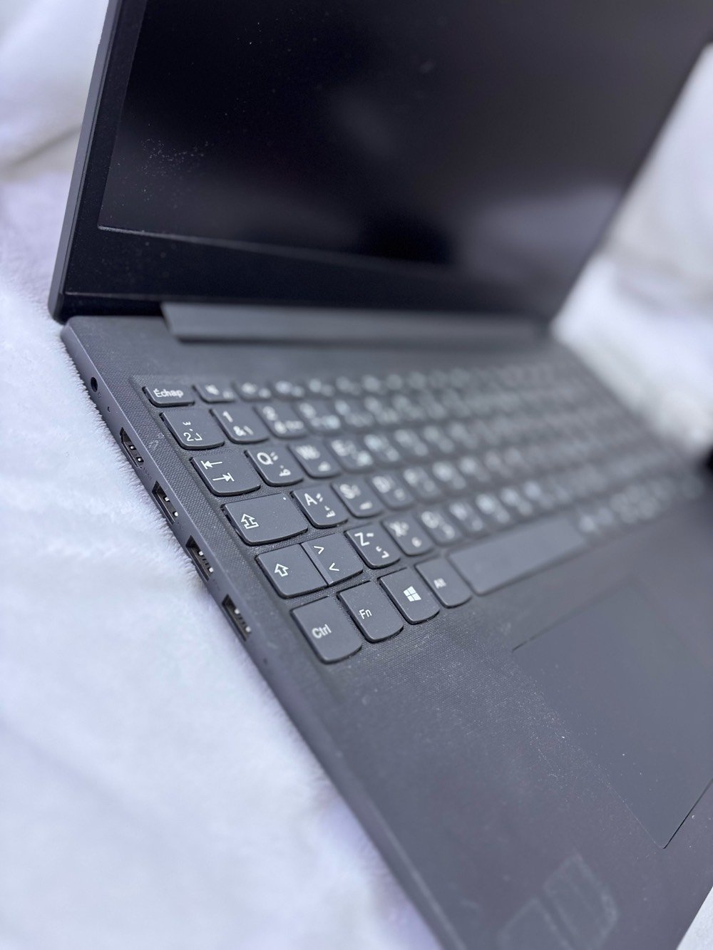 Lenovo IdeaPad 3 15IIL05
الماركة: Lenovo (لينوفو)
 المعالج: Intel Core i5-1035G1 (الجيل العاشر)
 الذاكرة العشوائية (RAM): 8 جيجابايت
 كرت الشاشة المنفصل: NVIDIA GeForce MX330 (بسعة 2 جيجابايت)
 كرت الشاشة المدمج: Intel UHD Graphics
 التخزين (الهارد): HDD سعة 1 ترابايت (من شركة Toshiba)
 نظام التشغيل: Windows 10 Pro أصلية (64-bit)
نظافه 90%
شخوط قليله 
مناسب للدراسه والالعاب والاعمال اليوميه
نظافه90%
مستعمل قليل جدا
سعر ٥٠٠,٠٠٠قابل للتفاوض
مع ملحقاته شاحنه بلاديه 
ماوس