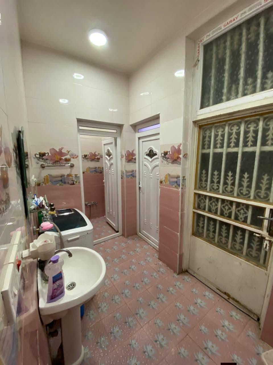 دار سكني للإيجار  ✨🏡

موقعه #حي_الجامعه_شارع_20_التجاري
قرب مدرسه الجامعه الابتدائيه 
📐 المساحه 200 متر 
يحتوي علئ 
٠غرفة نوم
٠ صاله كبيره     
٠استقبال كبيره
٠مطبخ حار وبارد
٠صحيات داخليه وخارجيه
٠حديقه
كافه الخدمات متوفره تبليط مجاري

📞 #للاستفسار_اكثر_***********
أو مراجعه مكتب السند للعقار الكائن في الجزائر شارع المطاعم مقابل مدارس التفوق الاهليه

