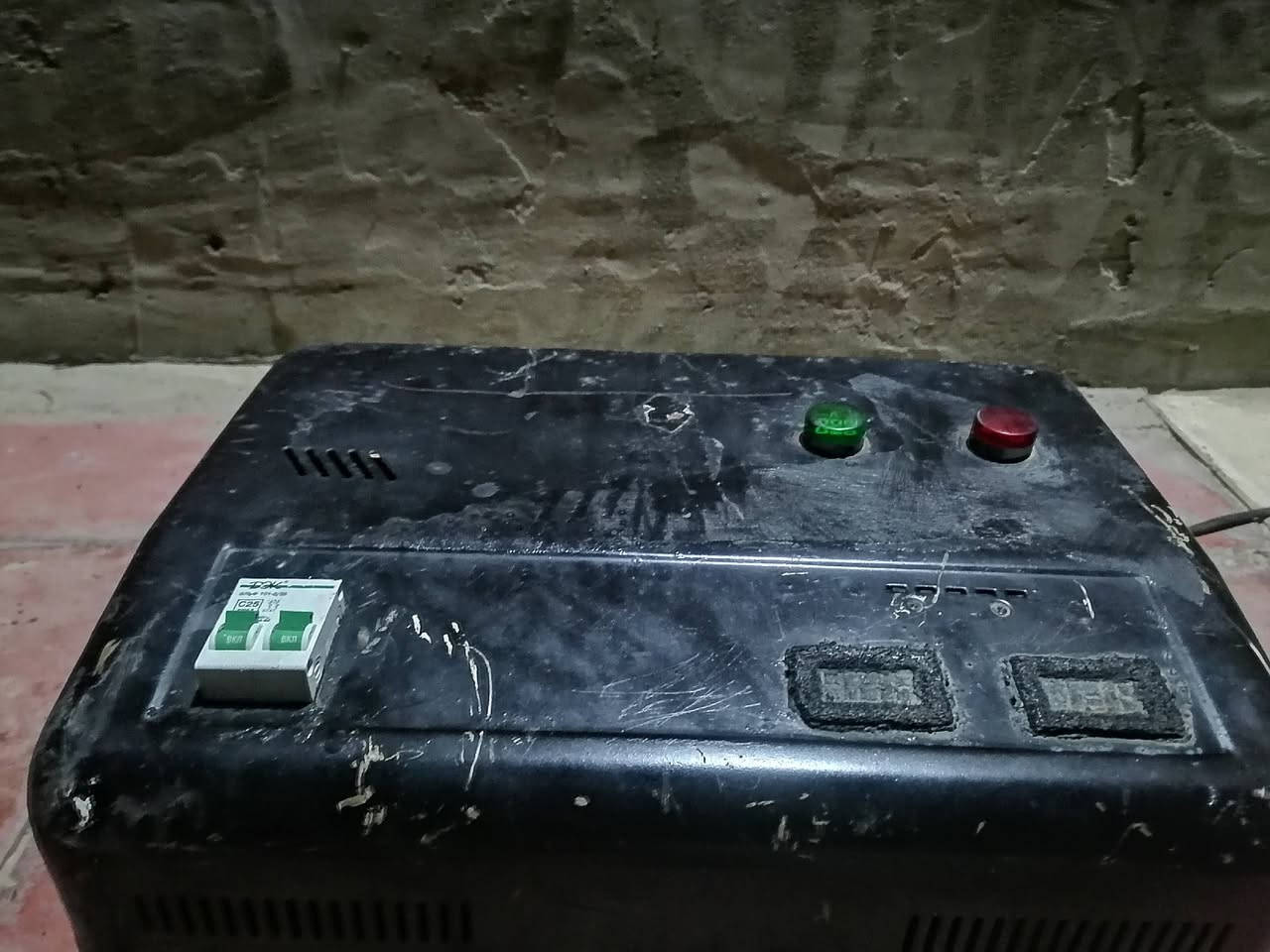 ---
🔥 *حرق الاسعار - الجديد بسعر العاطل* 🔥

*للبيع هل موجود - الخراض تحتاج تصليح بسيط وترجع جديدة*

1️⃣ ⚡️🔌 *محولة ضغط عالي*
تشغل اكثر من 5 بيوت 🏘️ يعني 10 سبالت ❄️
الجديدة بـ 500 الف
تحتاج تصليح بسيط وترجع فول
ابيعه هل موجود بـ *90 الف*

2️⃣ 💡🎥 *ابلجكتور ضواه عالي جدا* 🔦
شغال بس يحتاج تصليح بسيط
ابيعه هل موجود بـ *15 الف*

3️⃣ 🚿💦 *فرش ماء*
ما بيه صوندة مال راجع يحتاج مسدس خارجي وتصليح بسيط 🔧
ابيعه هل موجود بـ *20 الف*

4️⃣ 🎁 *محولة صغيرة عاطلة مجاناً ويا الغراض* تحتاج تصليح بسيط

❌ البيع كل الخراض دفعة وحدة ما ابيع مفرد
⚠️ مو على الفحص - البيع هل موجود - تحتاج تصليح بسيط

💵 *السعر الكلي 125 الف* 💵

📍 *المكان: نجف - كوفة - عباسية*
📞 *************
📞 ************ - ************
