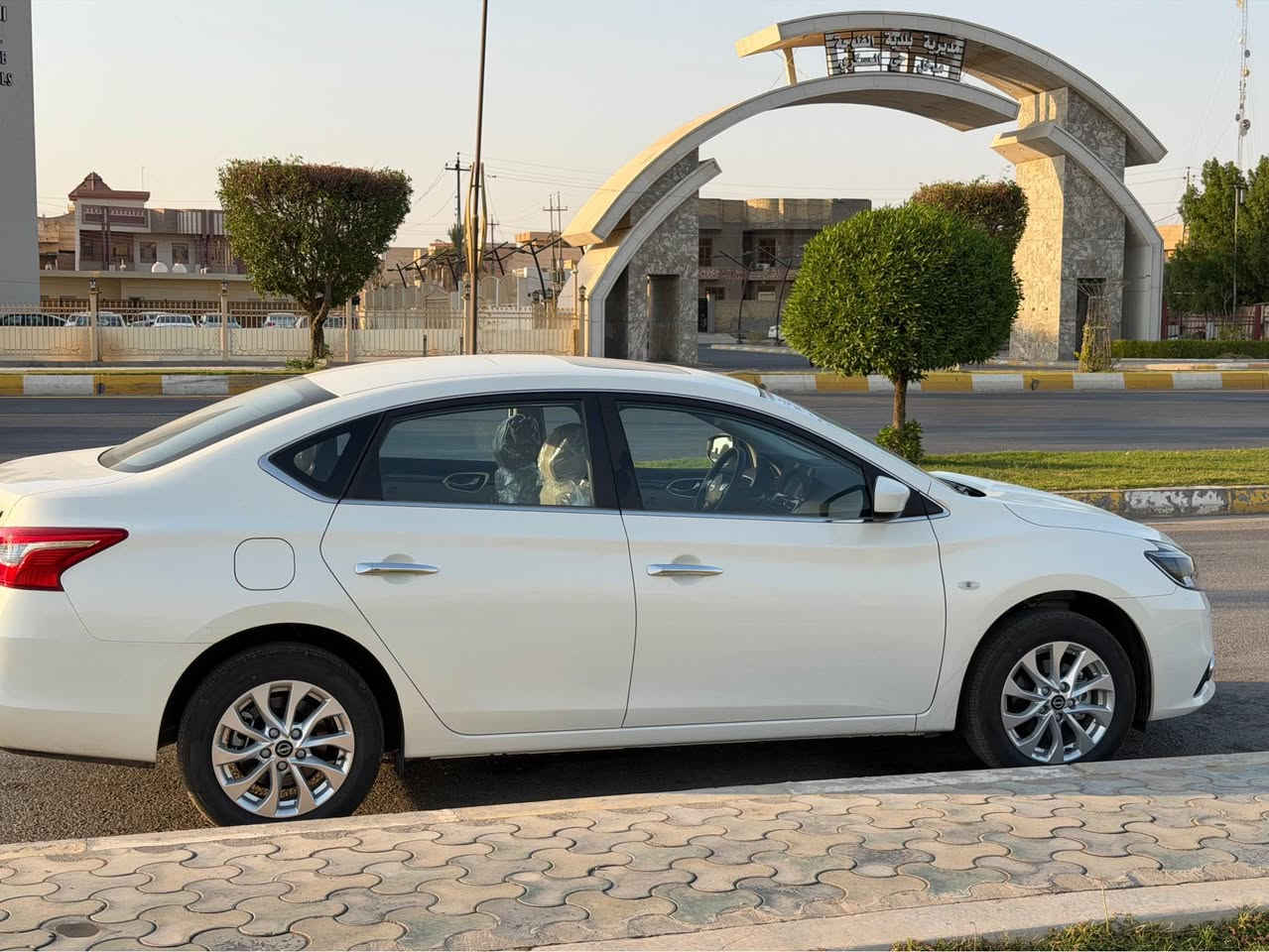 🚗 للبيع فقط عرض خاص لفتره محدوده

Nissan Sentra 2025 –

نيسان سنترا 2025 بلاك اديشن

🌍 المحافظه انبار /// فلوجه

•   🛣️  المسافة المقطوعة    - 277 كيلو يعني زيرو

------------------------------------------------------------ 

💰 السعر:    144 وبي مجال قليل

🔹 الموديل: 2025

🔹 الفئة: SV

🔹 الممشى: 330 يعني زيرو

🔹 الضمان: ضمان السور 3 سنوات

🔹 المحرك: 1600 سي سي – 4 سلندر

🔹 الويلات: 16 إنش

• ناقل حركة أوتوماتيك CVT

• شاشة  لكزز وسطية لمس + بلوتوث + USB

• كاميرا رجوع وحساسات خلفية

• دخول ذكي + تشغيل زر

• نظام توفير الوقود Eco

• إضاءة LED نهارية

• مكيف أوتوماتيك

فتحه سلايت 

داخل بيجي 

• مقاعد مريحة ومساحة داخلية ممتازة

• أنظمة أمان كاملة ABS / EBD / ESP

• 6 وسائد هوائية

• تحكم بالمقود + مثبت سرعة

للاستفسار الاتصال على الرقم 

*********** اتصال 

*********** واتساب الفلوجة, الأنبار
