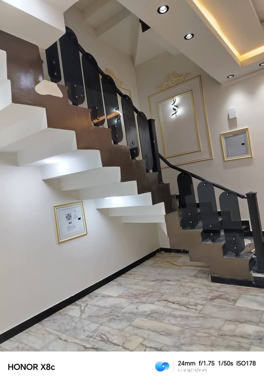 بيت للبيع ١٠٠م خلفي بالتضحيه حديث طابق واحد ب٧٧ للاستفسار ***********
