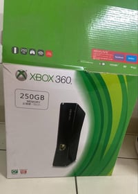 اكس بوكس 360 • مهكر ٨٠ لعبة • قليل استعمال
