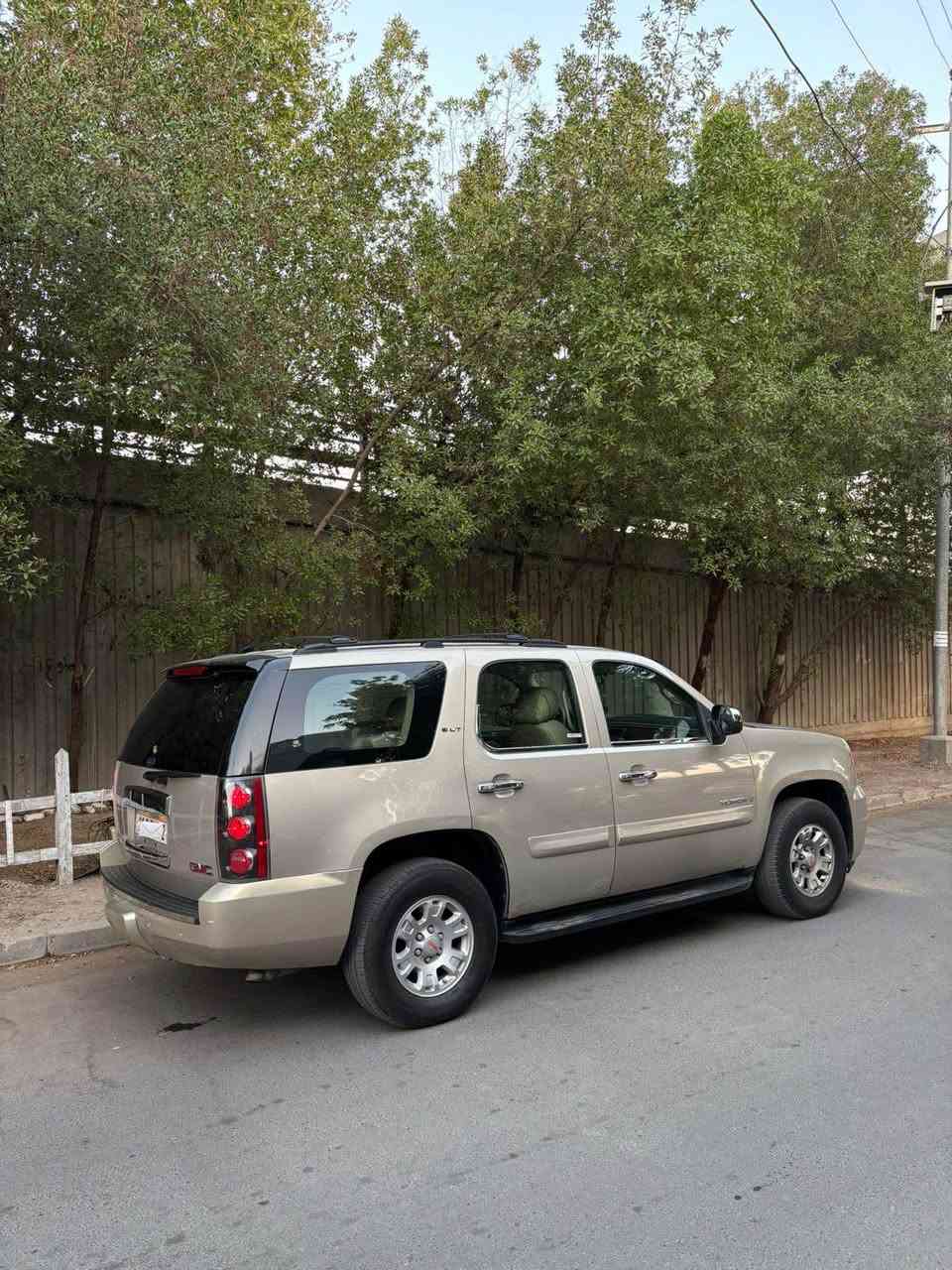 السلام عليكم GMC يوكن SLT موديل 2008 خليجي ماشية 281 الف السيارة مال بيت و جاهزة عله اخر حباية امسويلها سيرفس كامل السيارة اتلث  قطع تبريد وتشغيل عن بعد معروفة مواصفاتها بدون حادث بلادية بيها صبغ الجاملغ عكس السايق وبيها جراد بل بنيد وبيها اخياس بل بيبان الورة الربع الجوة فقط رايدها ب 175 ورقة مكاني بغداد حي الجامعة*********** بغداد, العراق
