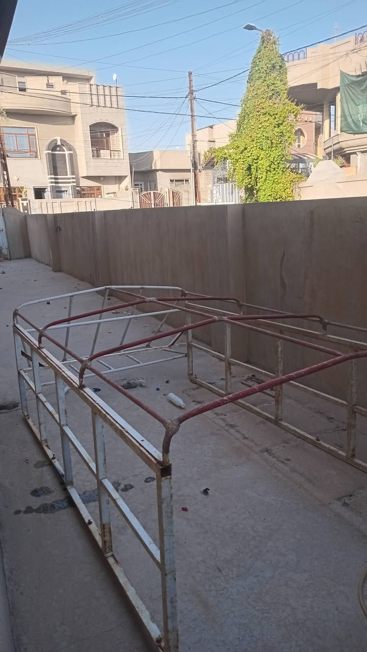 السلام عليكم 
للبيع 
محجل جادر كيا حمل 2700  
نضافة 90 بالميه 
السعر 175 وبي مجال 
النوان موصل حي القاهرة
الاتصال عل الرقم ***********
بي واتساب
