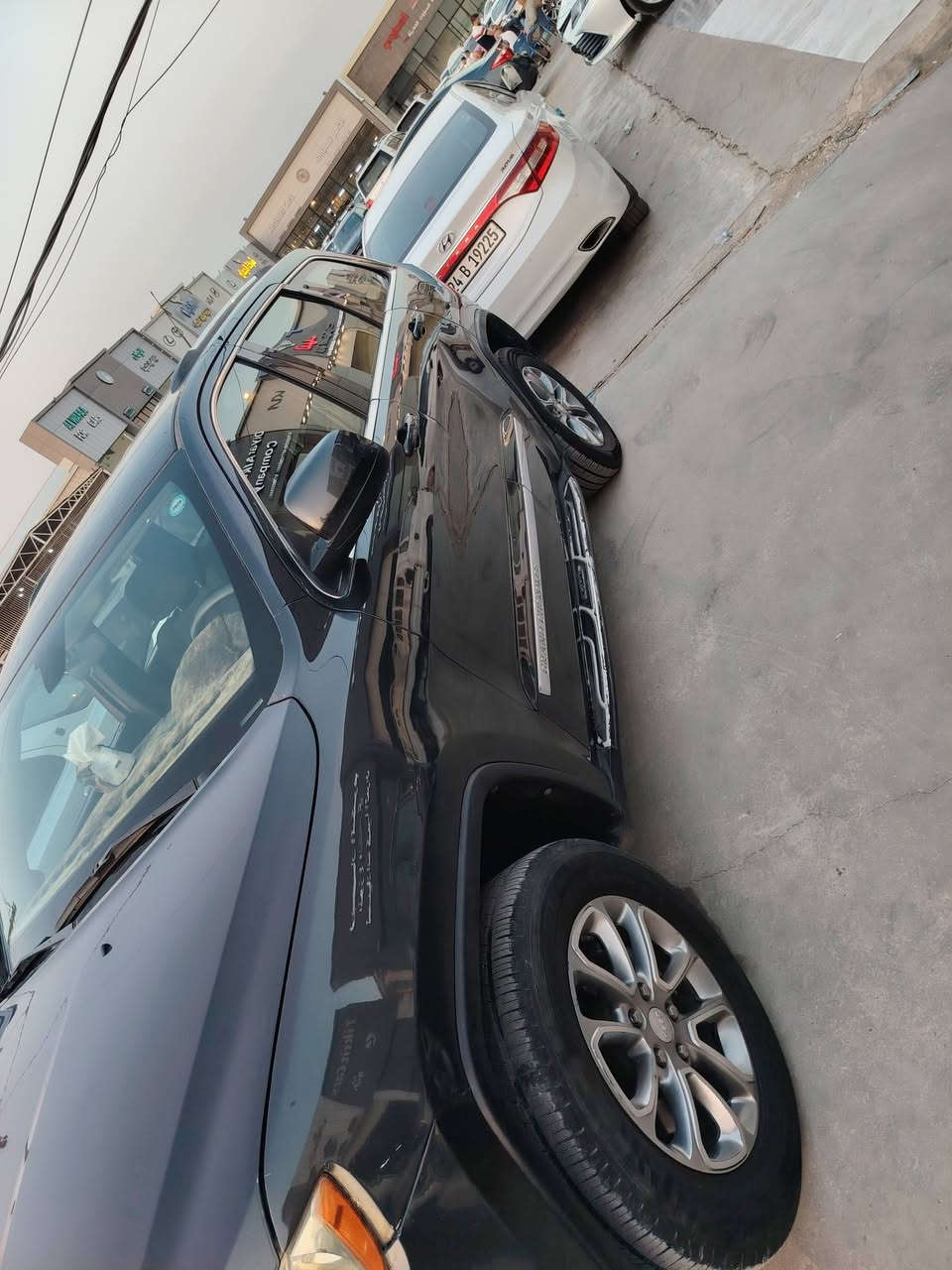 جيب ٢٠١١ 
للبيع 
أو مراوس بكامري بيه ٣قطع صدر جديد  أمامي خلفي بدون دواخل السياره السعر  ١٢٥ وبيه مجال حك الجي

***********
