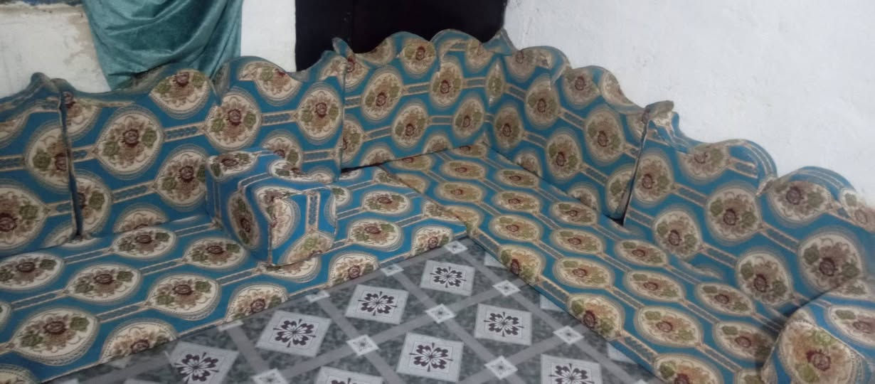 جلسه نضيفه لبيع 7دواشك و14مرجيه و6كوشات كامله عنوان كربلاء سعر 200 رقم ***********
