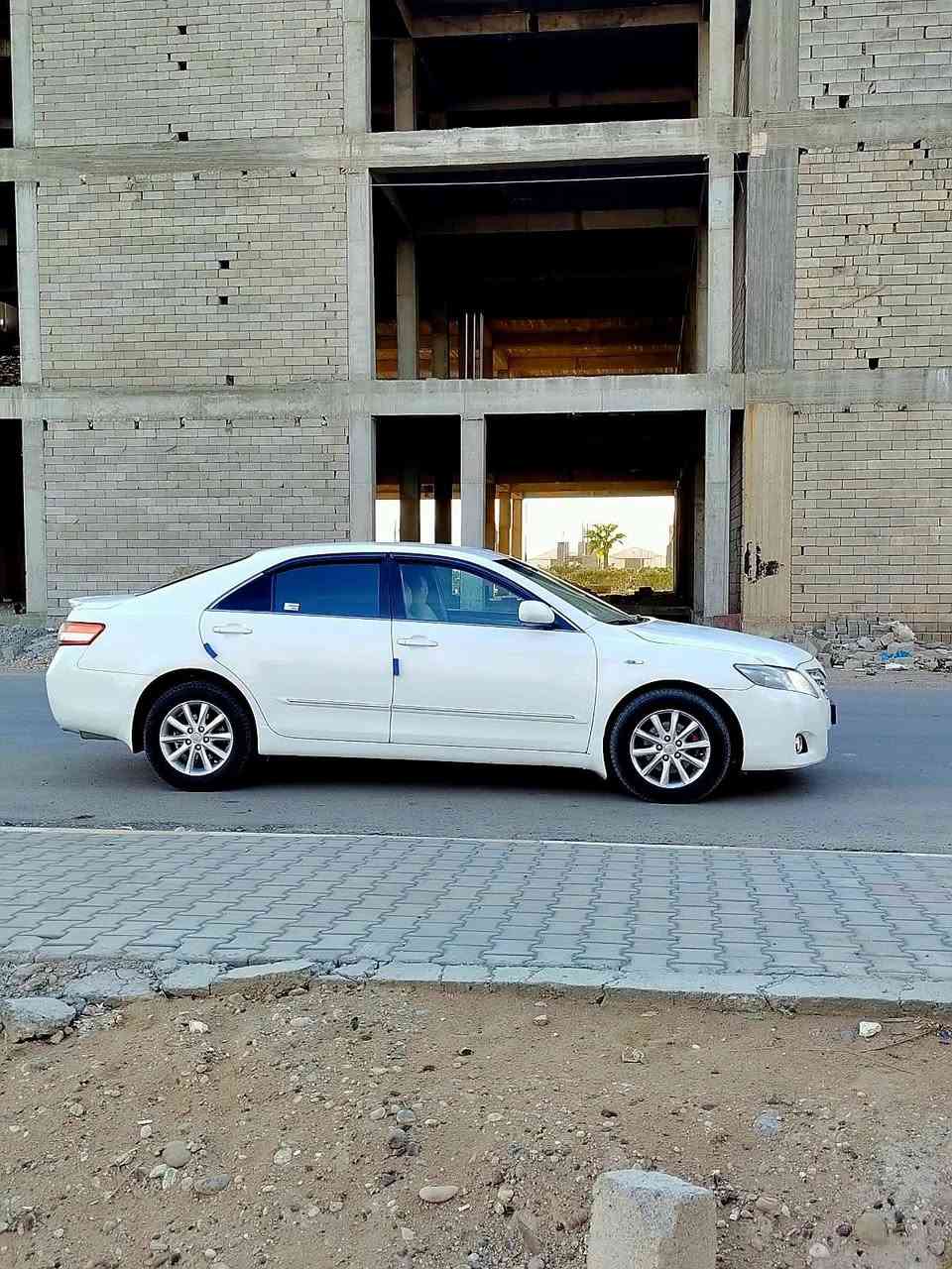 السلام عليكم ورحمة الله وبركاته
سيارة كامري للبيع ٢٠١٠ خليجي 
لون ابيض ثلجي فئة GL 
رقم سليمانة اوربي سنوية جديدة 
مكينة كير شرط تخم تاير صدر جديد 
تبريد ثلج غرفة جديدة لايت زونون 
سيارة جديدة وجاهزة على الاخير 
الضرر مرفق مع المنشور 
المكان تكريت الزهور
رقم الهاتف  ***********
