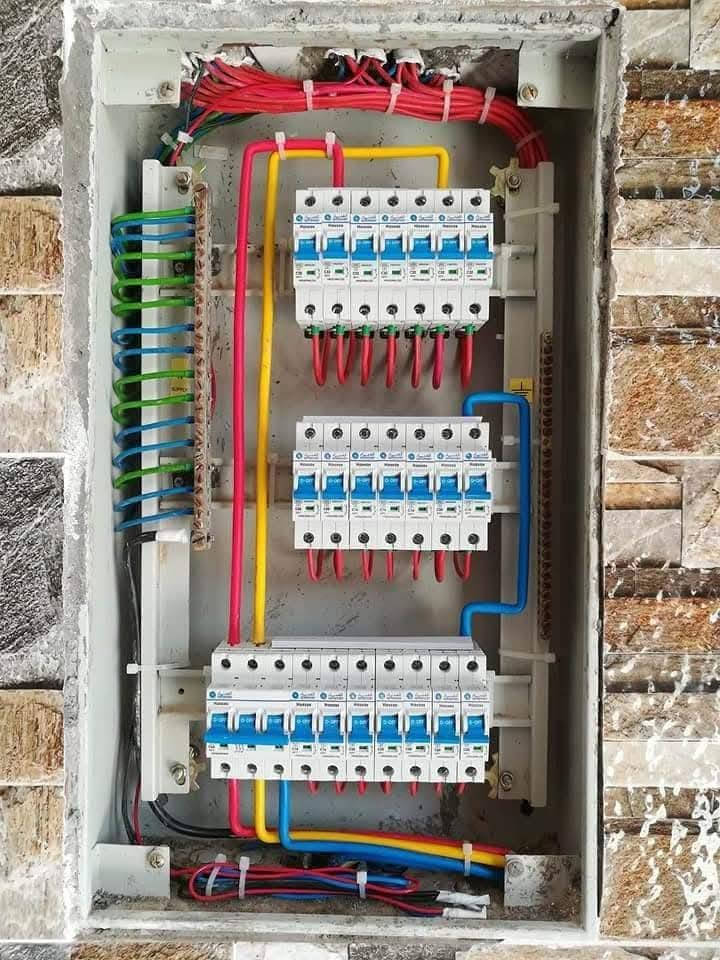 تأسيسات كهربائية منزلية وتجارية بأعلى معايير الأمان والدقة ⚡
​هل تبحث عن شغل نظيف، مرتب، وبدون أخطاء أو مشاكل بالمستقبل؟ هل تحب أن يكون بيتك آمناً بالكامل من أي تذبذب أو أحمال زايدة؟
​نقدم لك خدماتنا الاحترافية في مجال الكهرباء:
​تأسيسات مخفية (كوندويت) بأفضل الطرق الفنية والهندسية.
​تنظيم وترتيب لوحات التوزيع (الپانات) وحساب الأحمال بدقة لتجنب نزول القواطع المستمر.
​تخصيص خطوط مستقلة وآمنة للأجهزة الثقيلة (المكيفات، السخانات، والأفران).
​تركيب الإنارة الحديثة والديكورات الضوئية لمسات نهائية تفتح النفس.
​🛠️ نعتمد على: دقة التنفيذ، اختيار المواد الأصلية والمضمونة، والالتزام بالمواعيد.
​📍 مكان العمل: ( بغداد / الكرخ /  وجميع المناطق).
📞 للحجز، الاستفسار، أو المعاينة، يسعدنا اتصالكم أو مراسلتنا على الواتساب:
[*********** ]
