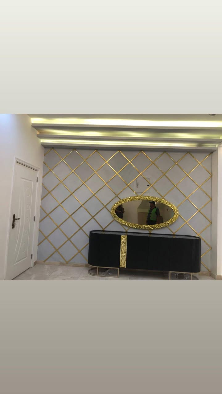 ✨ من أعمالنا في الجادرية ✨

تنفيذ بارسته مع مرمر مضيء ✨
تشطيب راقي ودقة بالتفاصيل، بتنفيذ كادر أحمد للديكورات والصبغ 🎨🏠

📞 للحجز والاستفسار: ***********

