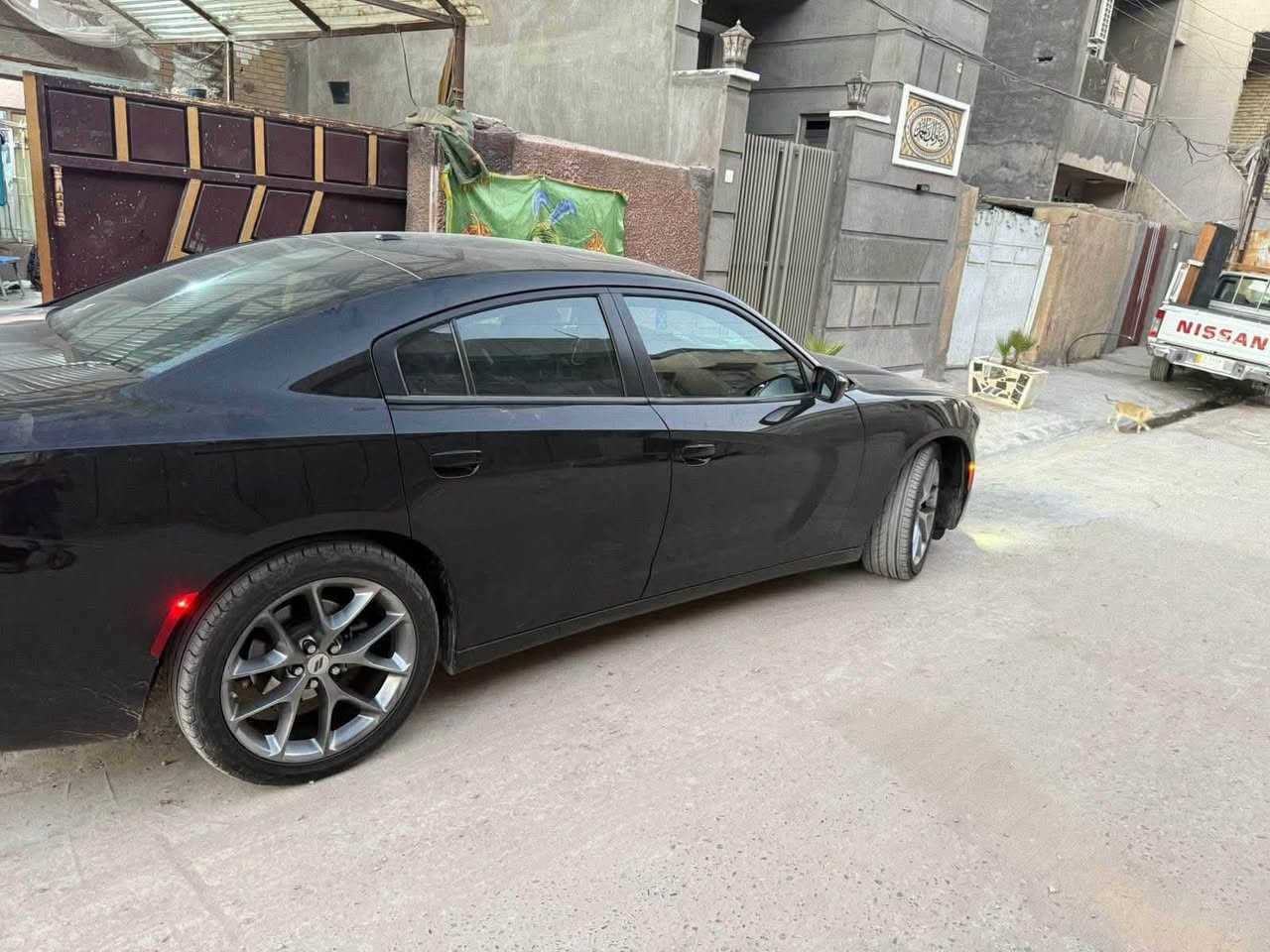 جارجر موديل 2022 sxt ماشيه 69 كيلو وقابل لزياده رقم اربيل بسمي عنوان بغداد سياره جديده  حادثه دعاميه فقط بدون ايرباك 
وجاملغ الخلفي بي شبر صبغ
تو ويل 
كشنات جلد تبريد تدفئه 
فتحه 
ويل 20 
خزن ميموري 
فتحه 
وباقي موصفات معروفه210 وبي مجال بسيط  
***********
