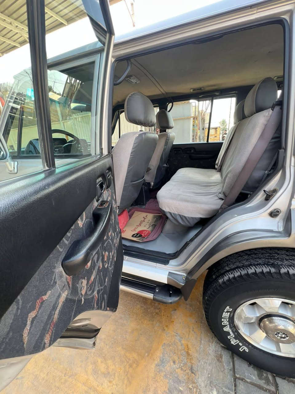 سلام عليكم كالوبر للبيع موديل 2001العنوان بغداد /***********/0781008276
