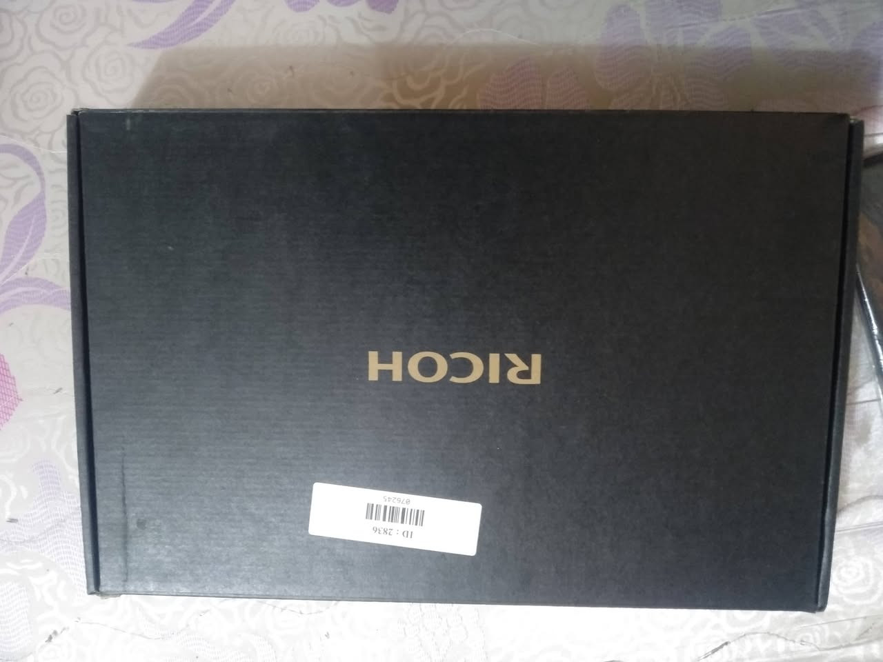 السلام عليكم شاشة محمولة لمس نظافة 100٪ مشتريها اني من الخارج وموجود الوصل المواصفات:
Ricoh portable monitor 150
15.6 ,1080×1920 oled touchscreen
10-point multi -touch support
100%dci-p3 , 1ms 
بيها منفذين تايب سي  واذا تريد تربط hdmi عدي توصالة تحول hdmi جنت رابط عليها بلي 5  هدية وياهة وبيها جنطة هم ما فاتحها اصلا للبيع فقط 130 مكاني بغداد الشعلة رقمي ***********

نص مكتوب في الصور:
- 15.6" 1080p 300 nits 100,000:1 contrast ratio OLED vivified by Samsung Display