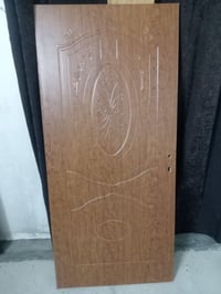 باب خشب للبيع نضيف السعر 75 وبي مجال مكان زعفرانية الرقم 07741137724