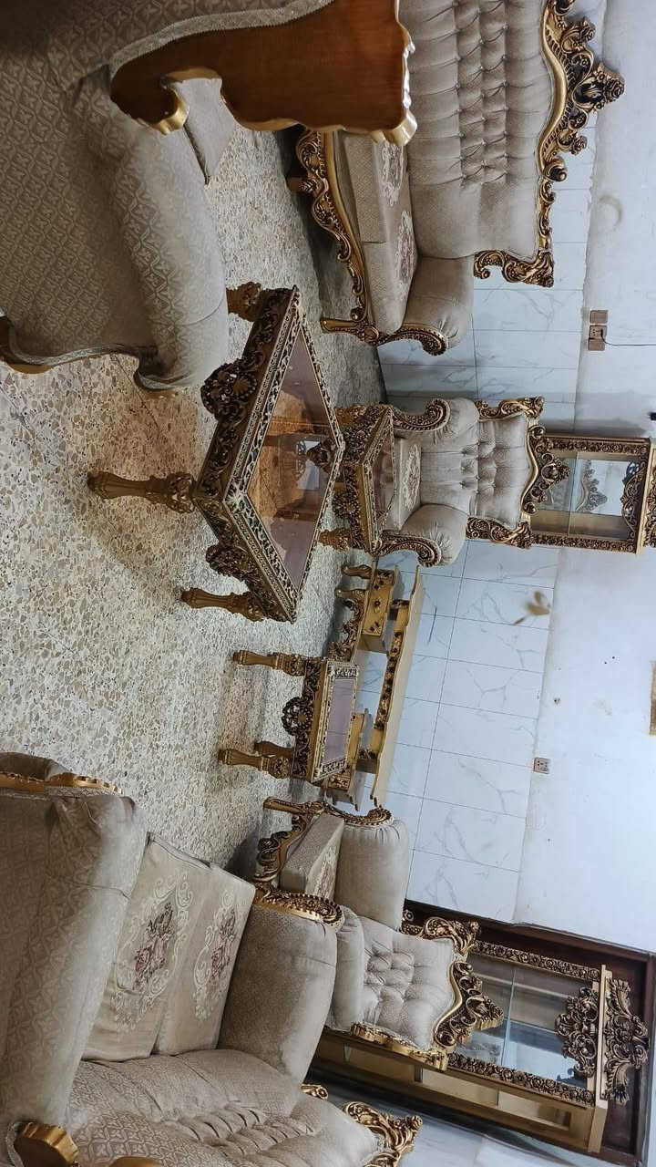 تخم زان مع طبلات مع باترينات
مع ميز بلازما 10 مقاعد نظيف
سعره 600 وبي مجال مكان البياع 
اكو توصيل ب واتساب 
***********
